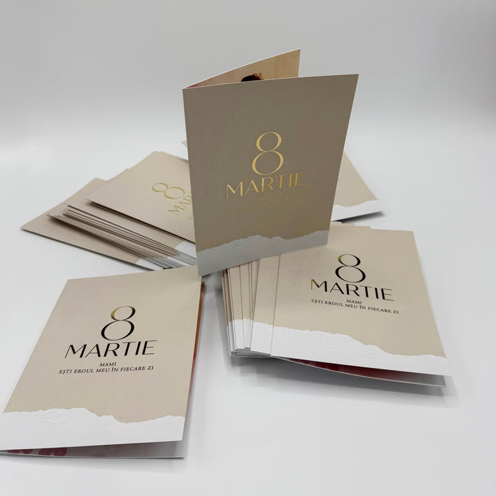 Felicitare 8 Martie cu Folio Auriu – 15x20 cm